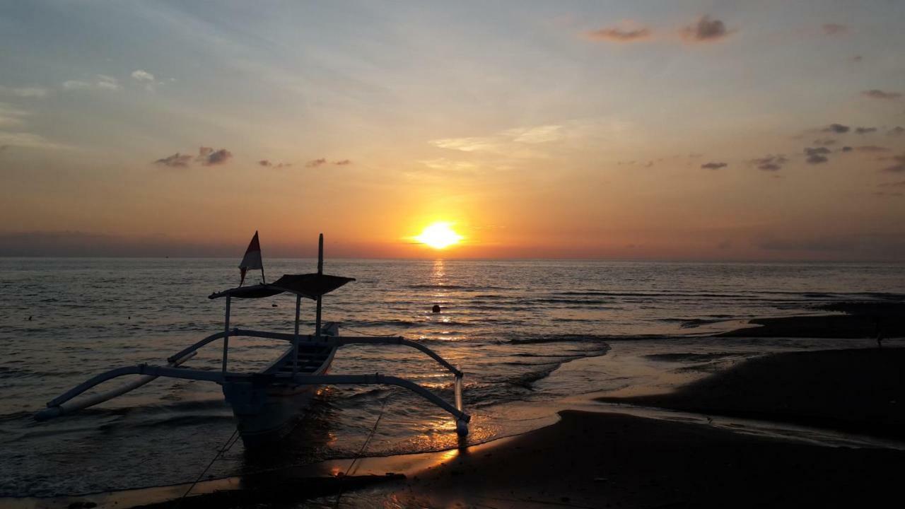 Bali Taman Beach Resort & Spa Lovina Pabean Buleleng Eksteriør billede